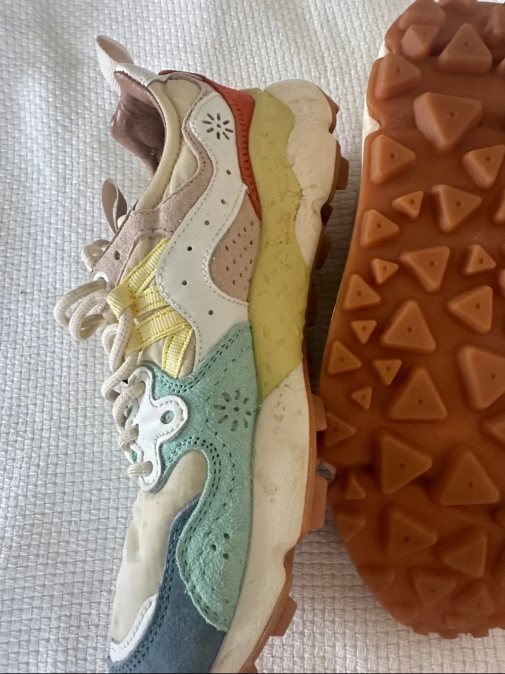 Women’s Flower Mountain Hiking Shoes - Picture 5 of 9